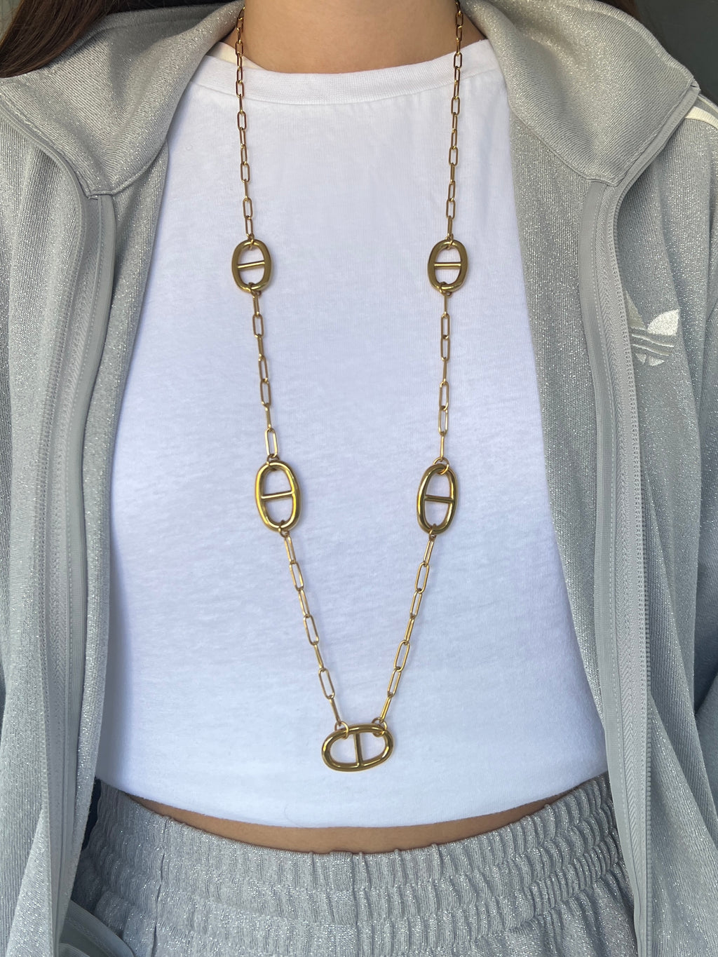 Sautoir Ava en acier inoxydable porté