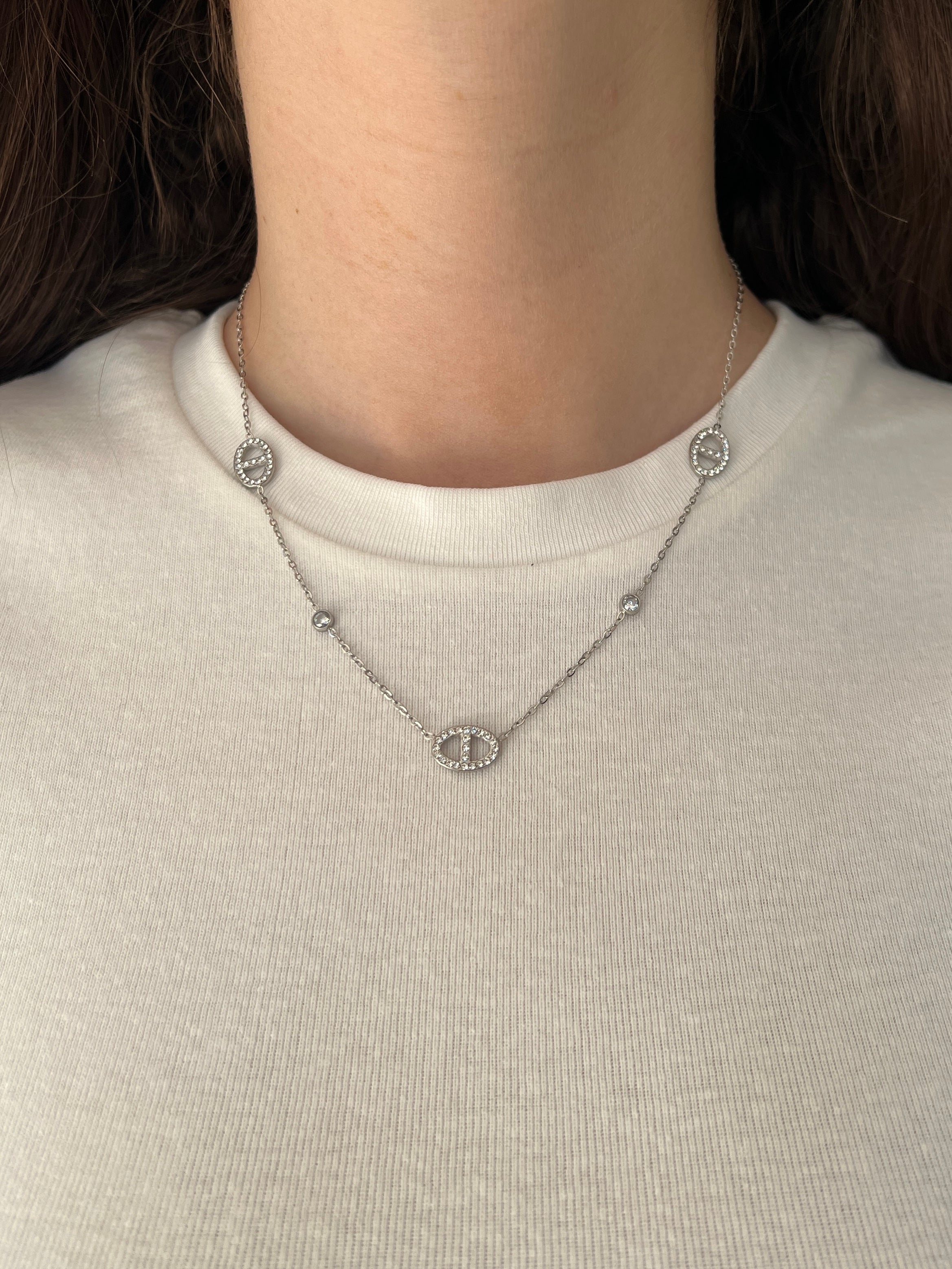 COLLIER VICTORIA
